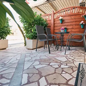apartment-carmen-trogir.hotels-in-trogir.com/