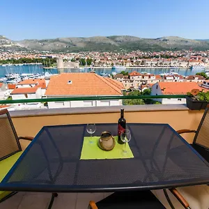 apartment-culin.hotels-in-trogir.com/